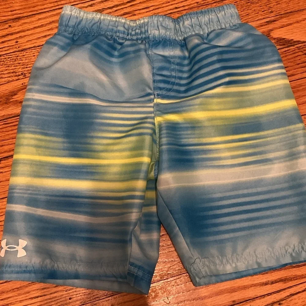 Under armour size small swim trunks